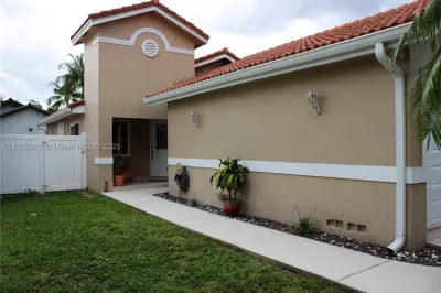 17690 SW 4th Ct 1