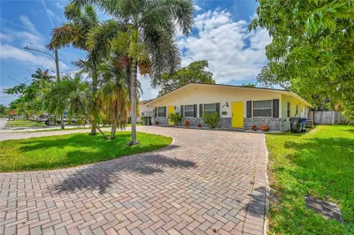 810 SW 12th Ct #810 1