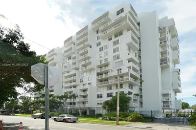 150 SE 25th Rd #11F 1
