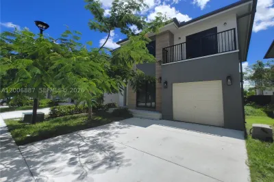 1167 NW 2nd St 1