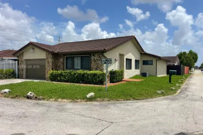1727 SW 136th Pl 1