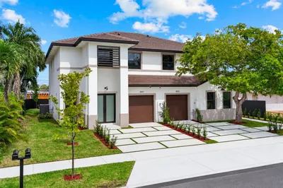 10915 SW 52nd Dr 1