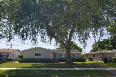 1105 Merion Pl 1