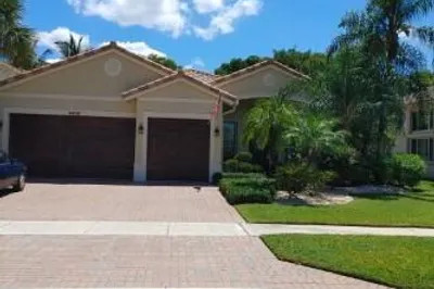 4404 Mariners Cove Drive 1