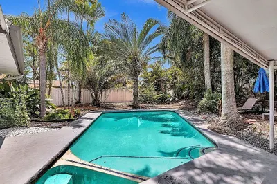 1580 NE 35th Street 1