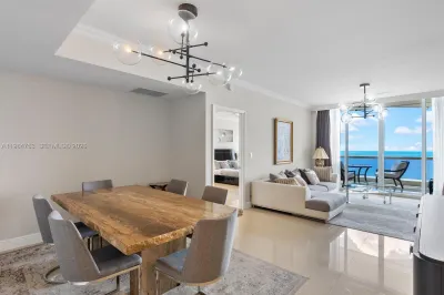 17875 Collins Ave #4405 1