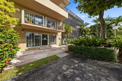 7900 CAMINO CR #401 1