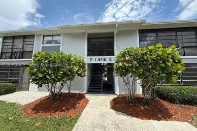 9715 Hammocks Blvd #102 1