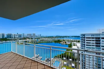 18071 Biscayne Blvd #PH03 & PH04 1