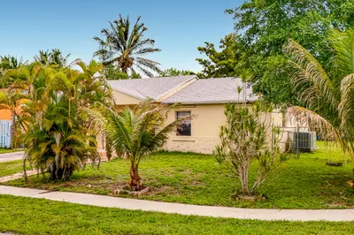 311 SW 79th Terrace-8