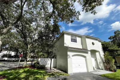 9832 NW 9th Ct 1