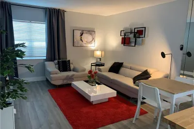 221 SE 9th Avenue #103 1