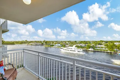 2611 N Riverside Drive #607 1