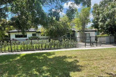 5760 SW 56th St 1