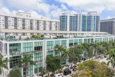 6000 Collins Ave #527 1