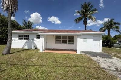 2115 SW 50th Ave 1