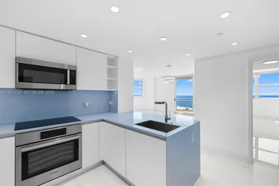 2475 Brickell Ave #1907 1