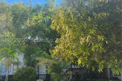 412 NW 4th St 1