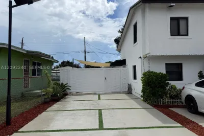 1114 NW 76th St 1