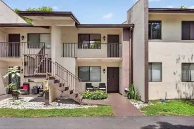 172 W Laurel Drive #1102 1