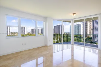 20000 E Country Club Dr #1010 1