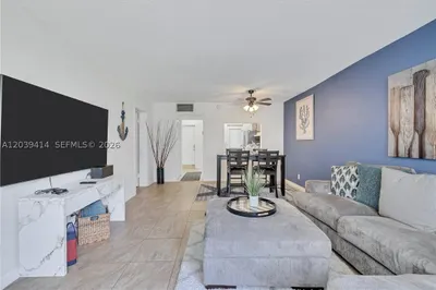 4025 N Federal Hwy #120A 1