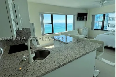 6345 Collins Ave #908 1