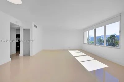 1000 West Ave #301 1