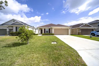5485 NW Pine Trail Cir 1