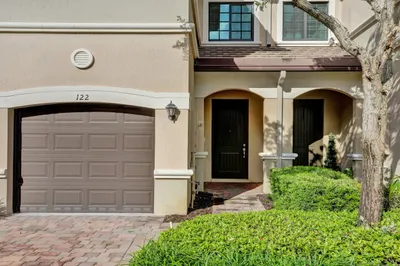 4234 N DIXIE Highway #122 1