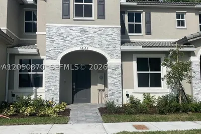 1642 SE 26th Ter #1642 1