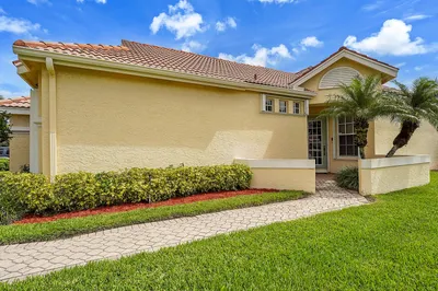 627 SW Saint Thomas Cove 1