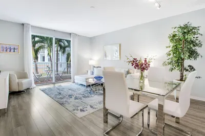 802 W Windward Way #206 1