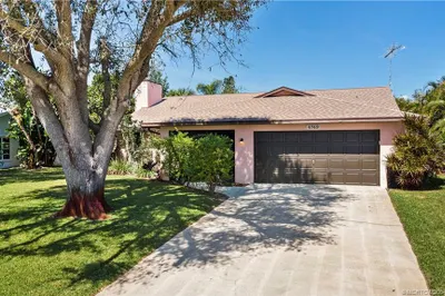 4749 SE Glenridge Trail 1