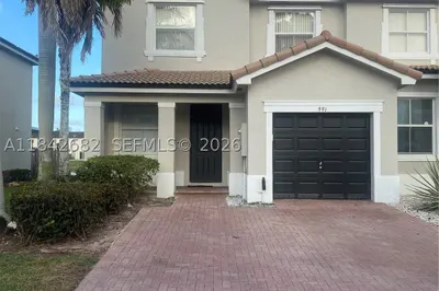 991 NE 42nd Ave 0 1