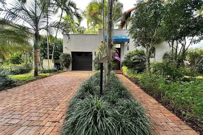 455 Amalfi Ave 1