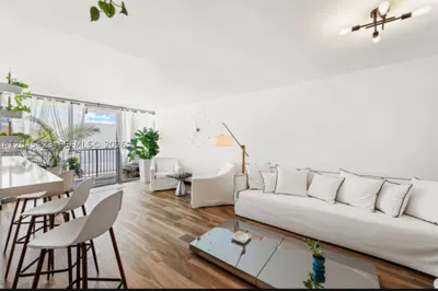 2655 Collins Ave #504 1