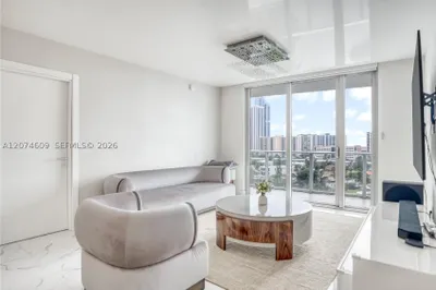 330 Sunny Isles Blvd #5-906 1