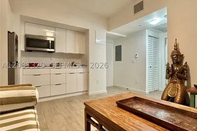 1611 Meridian Ave #103 1