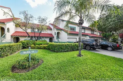 11 Lexington Lane E #G 1