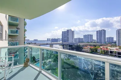 19390 Collins Ave #1121 1