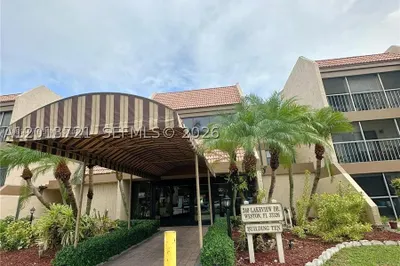 240 Lakeview Dr #212 1