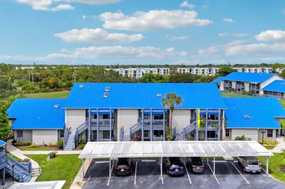 1637 NE Nautical Place #804 1