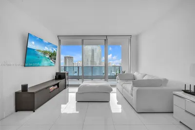 200 Biscayne Boulevard Way #4012
