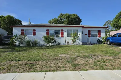 814 42nd Street 1