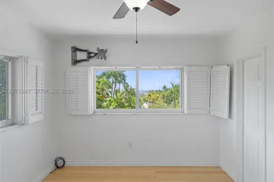 2539 S Bayshore Dr #PH2F 1