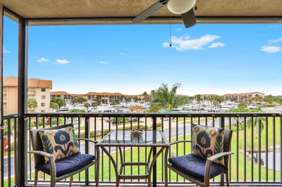 901 Seafarer Circle #403 1