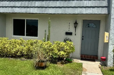 2004 NW 38th Terrace #803 1