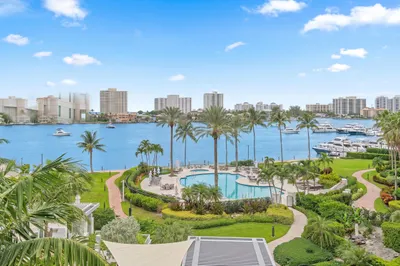 300 SE 5th Avenue #4140 1