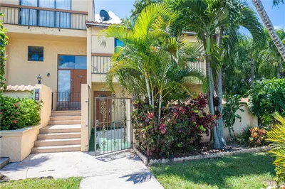 4000 Del Rio Way #4000 1